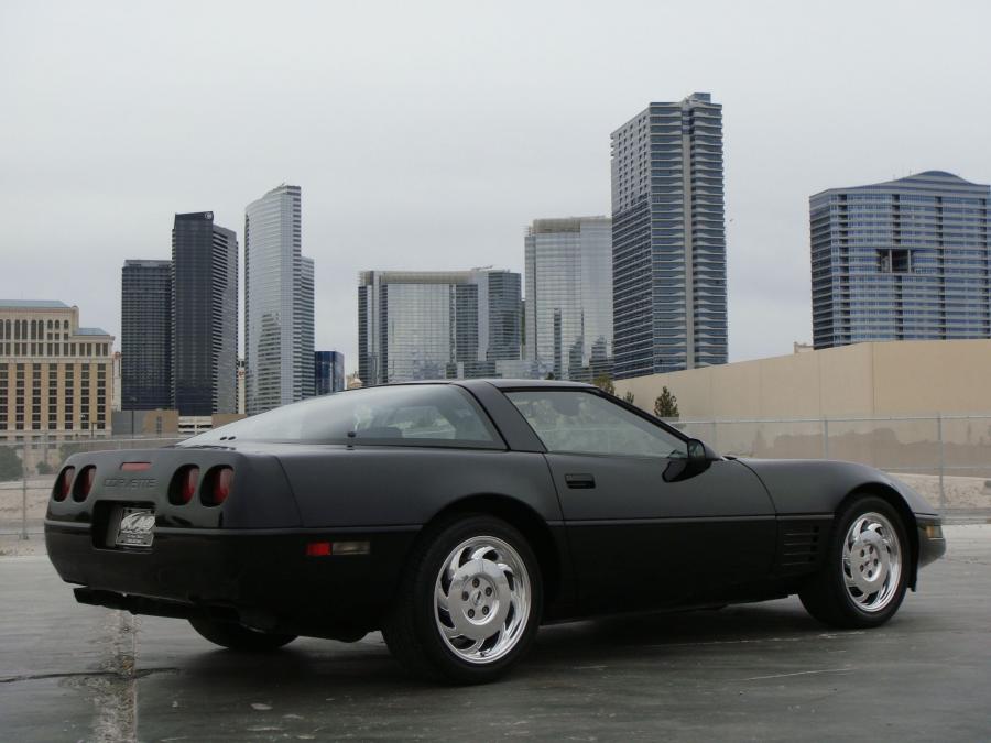  Chevrolet Corvette Coupe 1991 года  (фото 21 из 28)